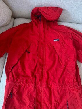 Patagonia Red Hooded Rain Jacket Mens M
